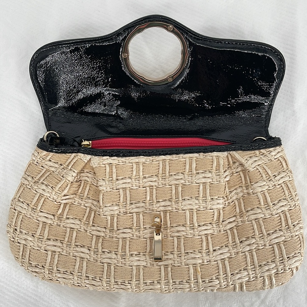Elaine Turner Wendy Oyster Basketweave‎ with Black Leather trim & Gold hardware - Picture 7 of 10